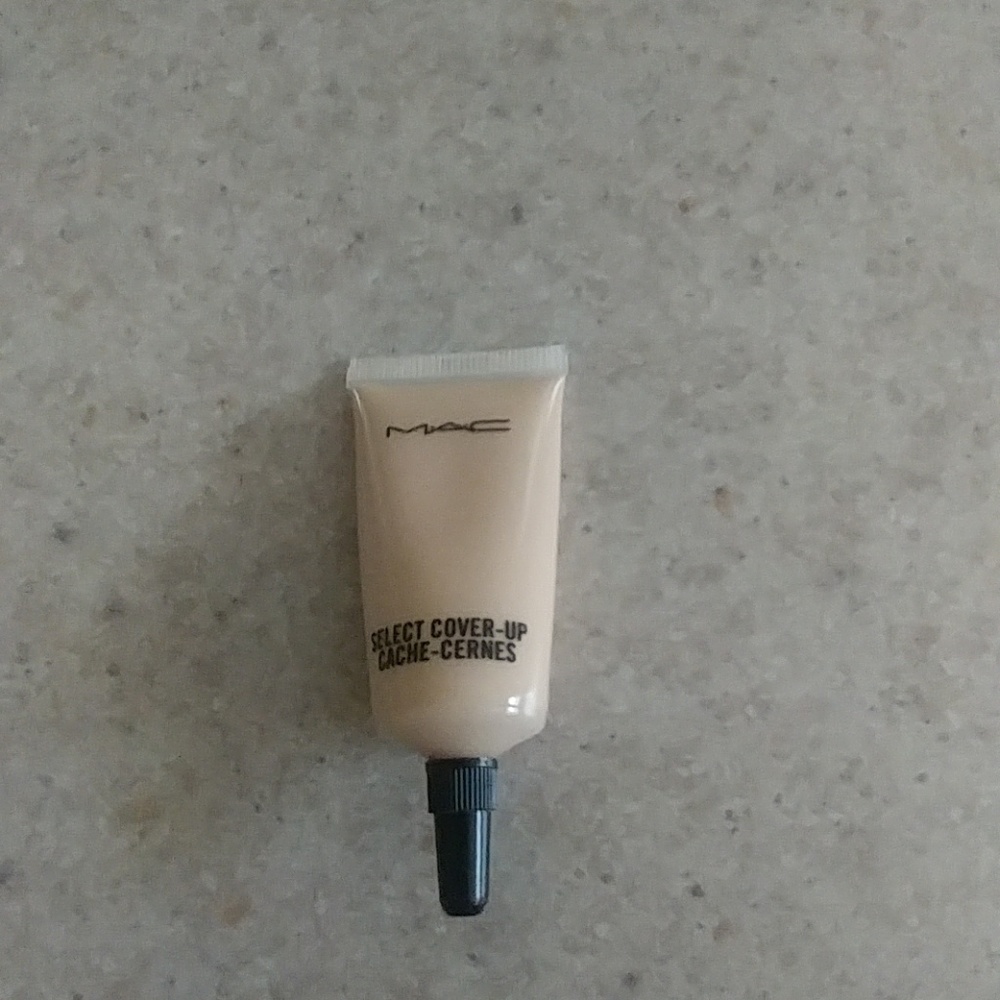 MAC Concealer